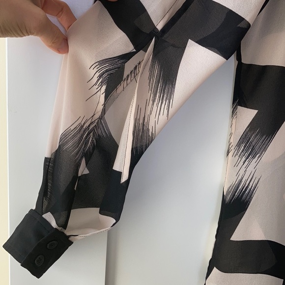 Geometric Blouse - Picture 3 of 3